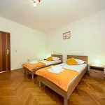 L&l Apartment Dugi Rat